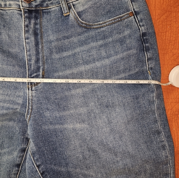 Judy Blue Straight Leg Fuzzy Cuffed Jeans Women's 14 - Picture 5 of 9